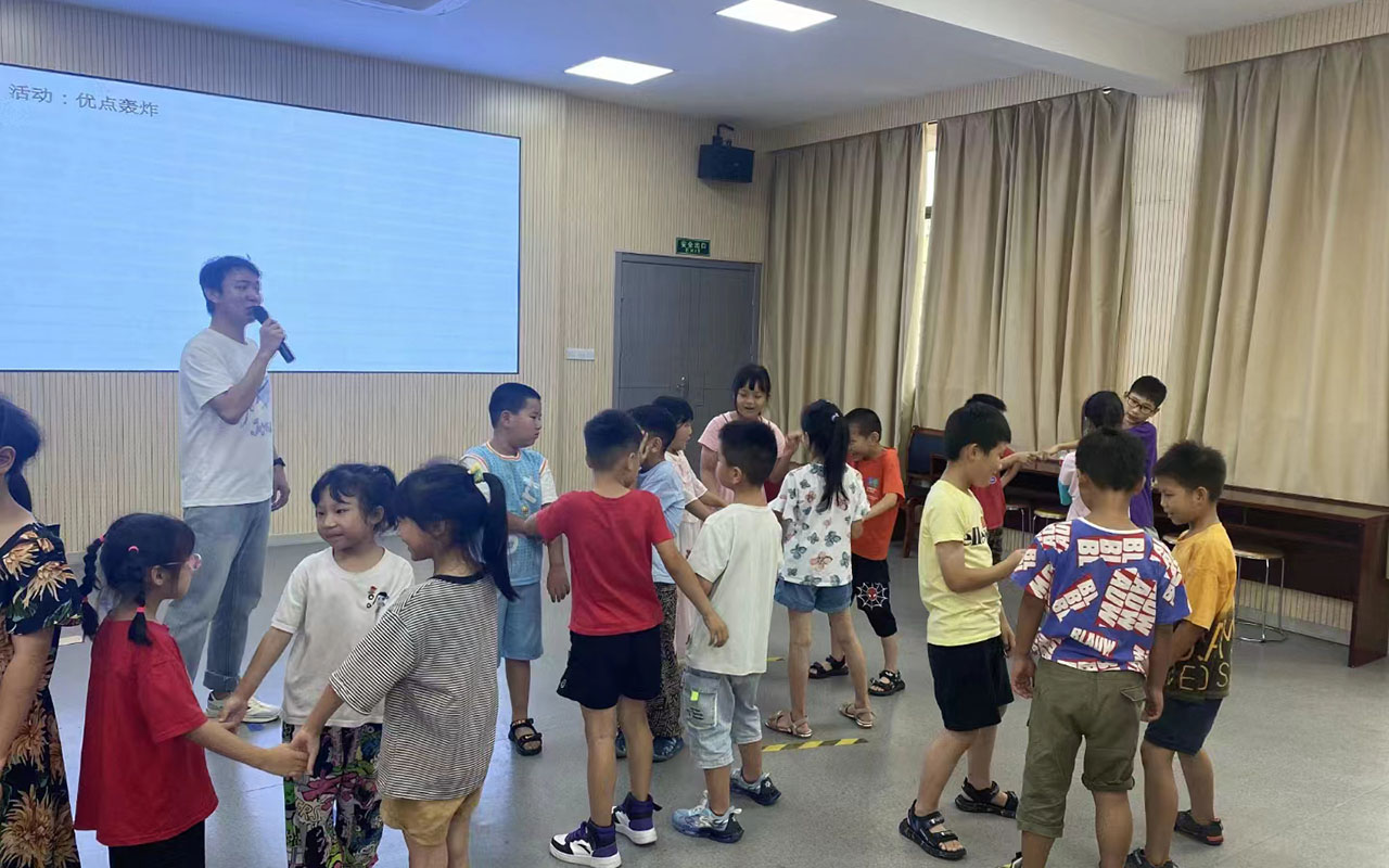 碌曲龙观乡中心学校